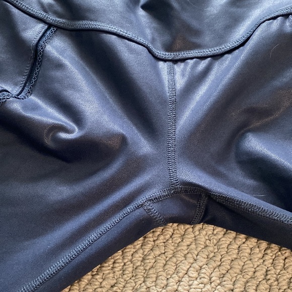 Beyond Yoga Leggings 🧘♂️ - Picture 4 of 6